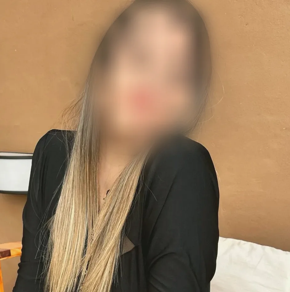 Andrea, 28