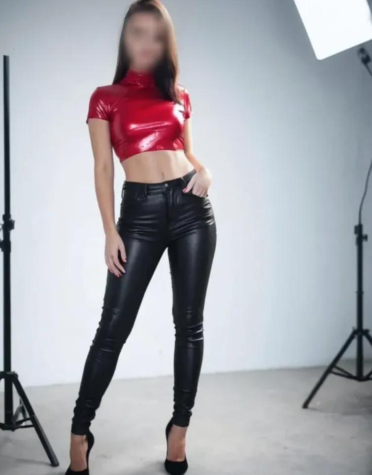 Hajnalka, 29