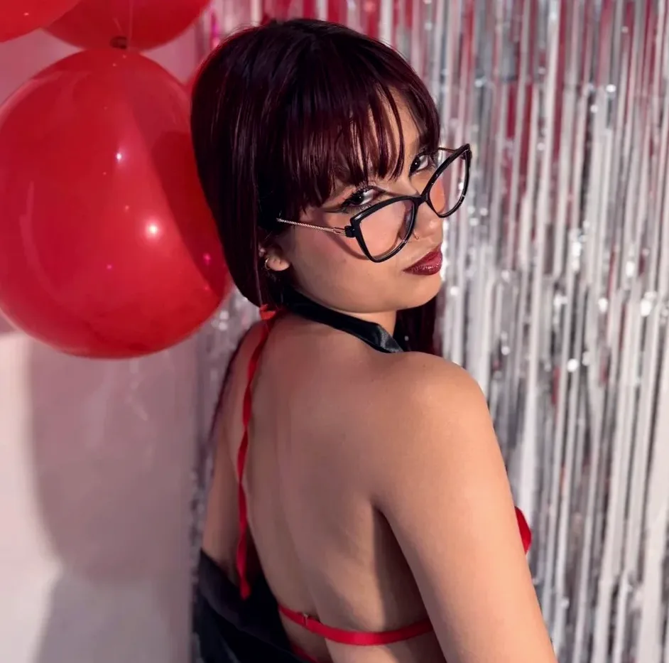 Izabella, 18