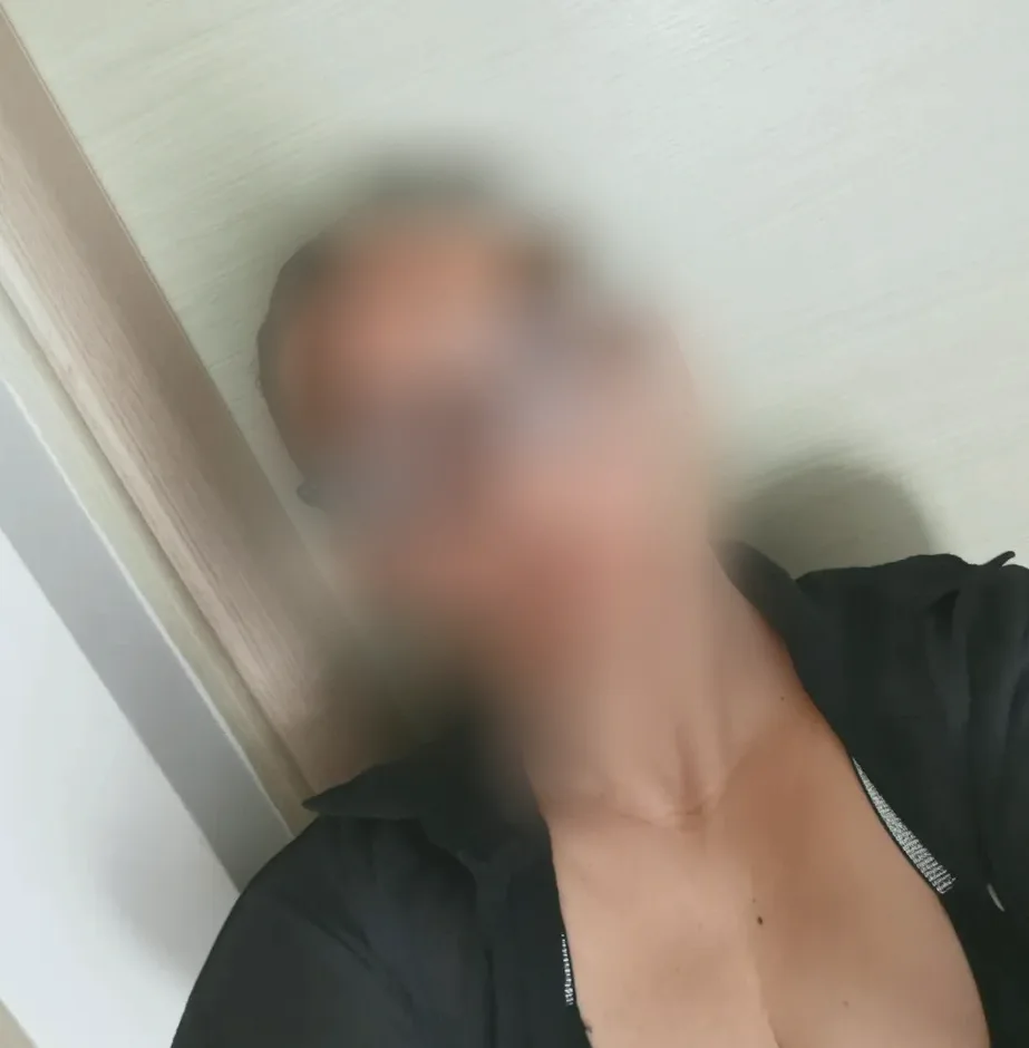 Katalin, 37