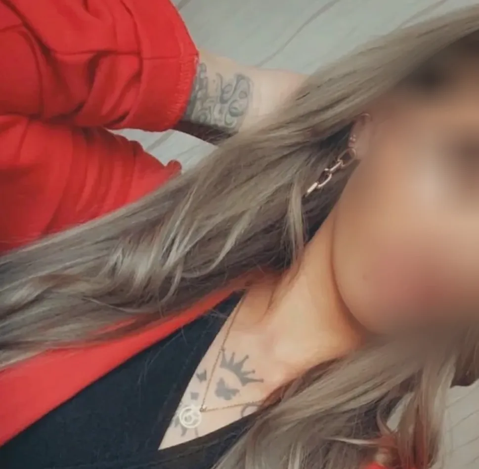 Lívia, 32