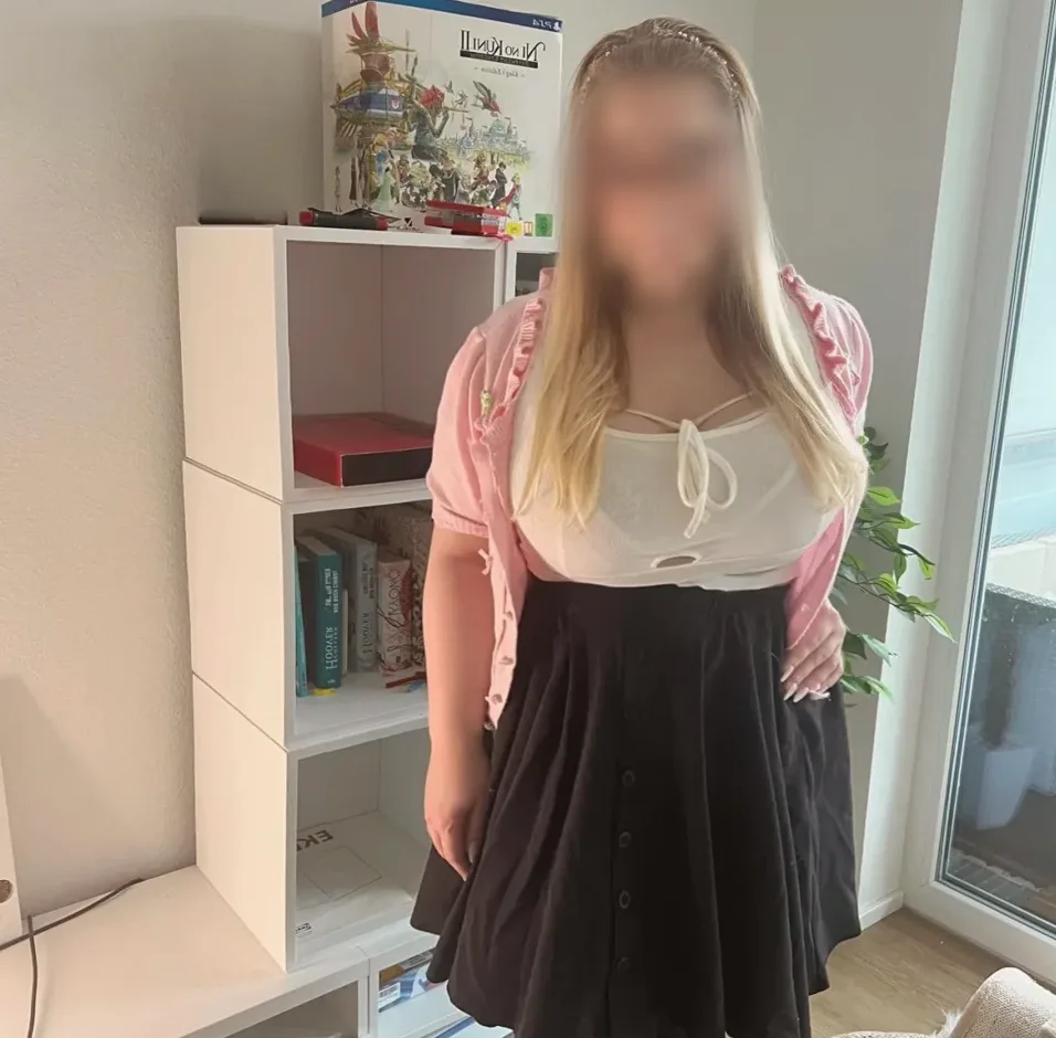 Ramóna, 32
