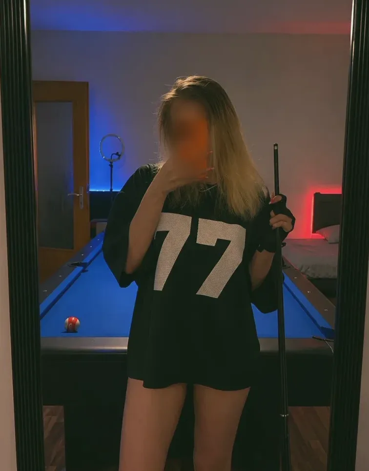 Zita, 24
